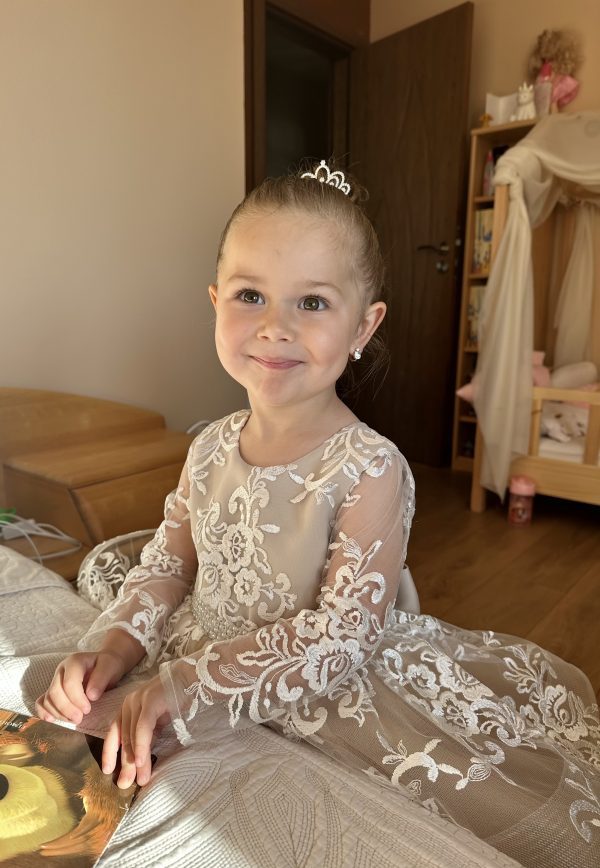 Dayana Velichkova - Image 10